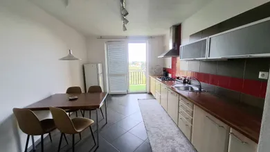 Na predaj 3-izbový byt, 81 m², Ivanka pri Dunaji, Dobšinského