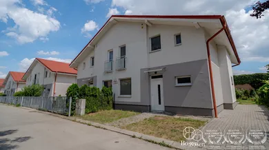 Na predaj 5-izbový dom, 119 m², Bratislava-Rača, Východná