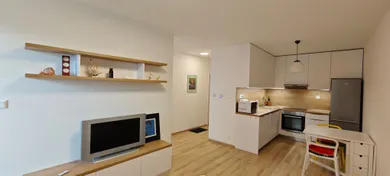 Byty na prenájom 1-izbový, Bratislava-Petržalka · €720