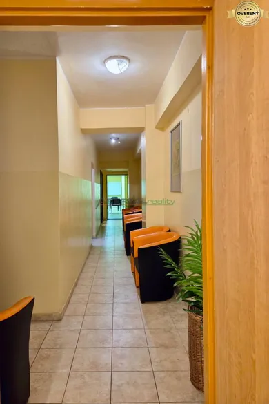 Na prenájom komerčné, 156 m², Bratislava-Ružinov, Rastislavova