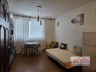 Na prenájom byt v Nové Zámky · €300 · Pôvodný stav