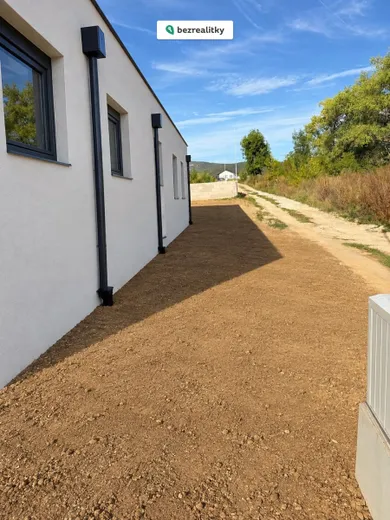 Na predaj 5-izbový dom, 161 m², Trenčianske Jastrabie