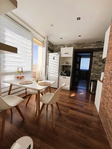 Na predaj 3-izbový byt, 69 m², Levice, Ul. M. R. Štefánika