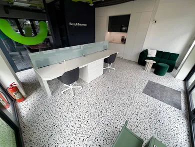 Komerčné priestory na predaj, Bratislava-Petržalka · €299 900