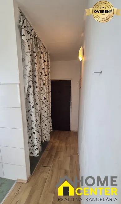 Na predaj 1-izbový byt, 28 m², Komárno, Košická