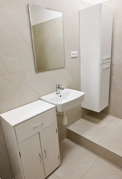 Na predaj 2-izbový byt, 58 m², Banská Bystrica, Internátna