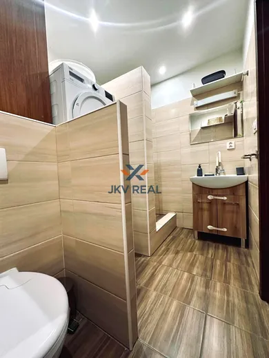 Na predaj 3-izbový byt, 65 m², Sereď, Námestie Slobody