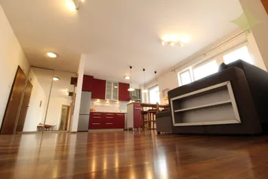 Na prenájom 2-izbový byt, 62 m², Liptovský Mikuláš, Štúrova