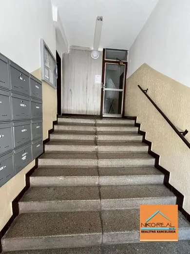 Na predaj 2-izbový byt, 53 m², Bratislava-Petržalka, A. Gwerkovej