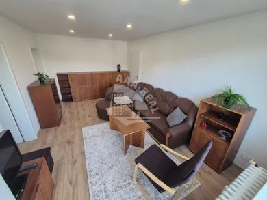 Квартири в оренду, 3-кімнатні, Banská Bystrica · €890