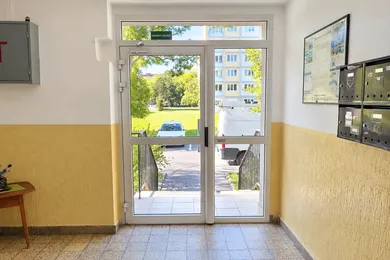 Na predaj 2-izbový byt, 61 m², Bratislava-Ružinov, Štefunkova