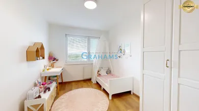 Na predaj 3-izbový byt, 71 m², Bratislava-Petržalka, Budatínska