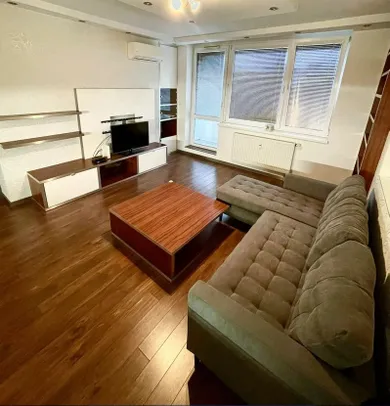 Na prenájom 2-izbový byt, 56 m², Bratislava-Ružinov, Tomášikova