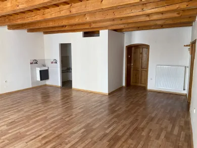 Na prenájom komerčné v Trenčín · €400 · Čiastočná rekonštrukcia