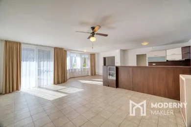Na predaj 5-izbový dom, 228 m², Bratislava-Staré Mesto