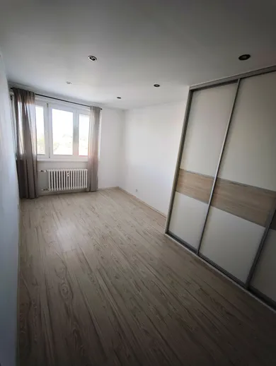 Na predaj 3-izbový byt, 67 m², Hlohovec, Fraštácka