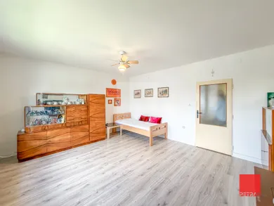 Na predaj 5-izbový dom, 172 m², Prievidza, Jánošikova