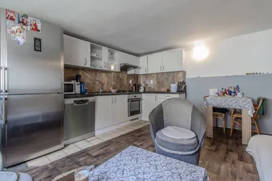Na predaj 3-izbový dom, 95 m², Bratislava-Záhorská Bystrica