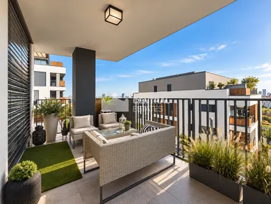 Byty na prenájom 4-izbový, Bratislava-Nové Mesto · €1 550