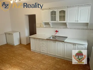 Na predaj 3-izbový dom, 102 m², Komárno, Vnútorná Okružná