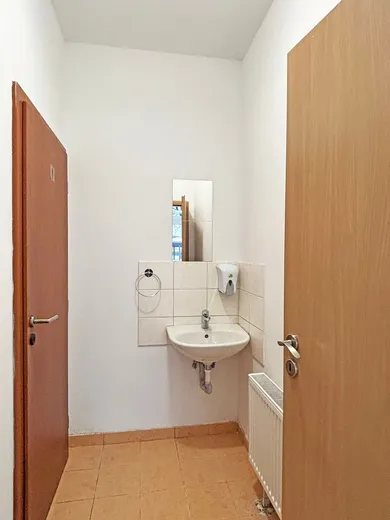 Na prenájom komerčné, 64 m², Bratislava-Podunajské Biskupice, Kazanská