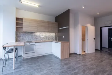 Na predaj 1-izbový byt, 42 m², Bratislava-Vrakuňa, Stavbárska