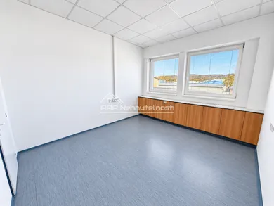 Na prenájom komerčné, 15 m², Košice-Juh, Južná trieda