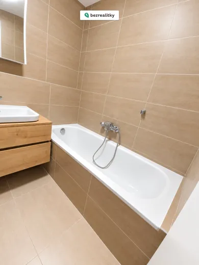 Na predaj 2-izbový byt, 50 m², Bratislava-Záhorská Bystrica