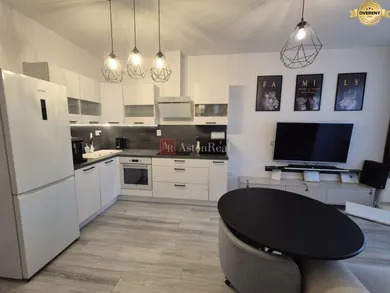 Na prenájom 3-izbový byt, 65 m², Martin, Medňanského