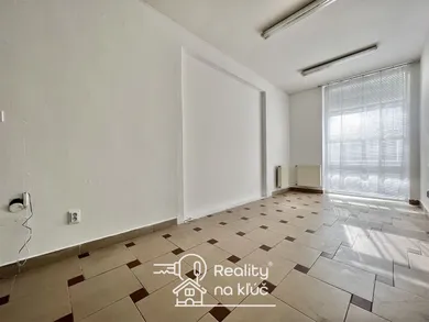 Na prenájom komerčné v Nové Zámky · €250 · Čiastočná rekonštrukcia