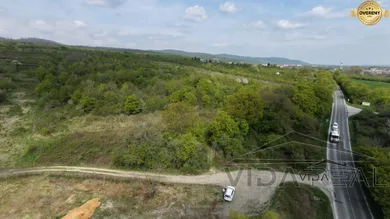 Na predaj pozemok, Častá
