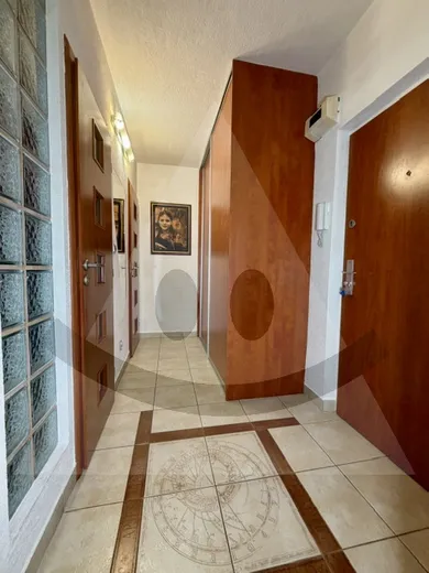 Na predaj 2-izbový byt, 66 m², Ružomberok, Nábr.M.R.Štefánika