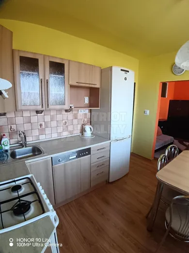 Na prenájom 2-izbový byt, 61 m², Levice, Vajanského ul.