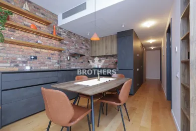 Na prenájom 3-izbový byt, 80 m², Bratislava-Staré Mesto, Čulenova