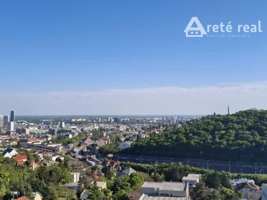 Na predaj 4-izbový byt, 91 m², Bratislava-Nové Mesto, Ladislava Dérera