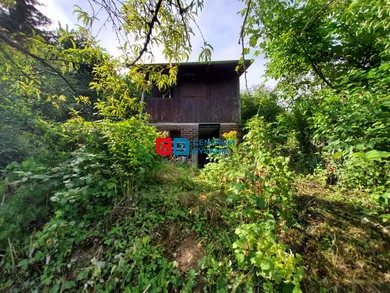 Na predaj 1-izbový rekreačný dom, 383 m², Trenčín, Južná