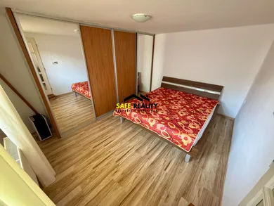 Na prenájom dom, Nesluša