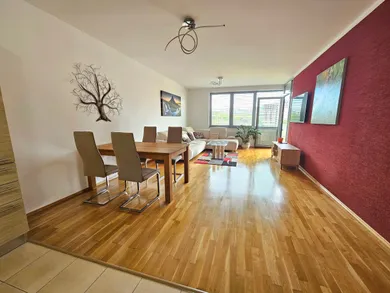 Na predaj 3-izbový byt, 93 m², Bratislava-Karlova Ves