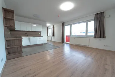 Na prenájom 1-izbový byt, 43 m², Stupava