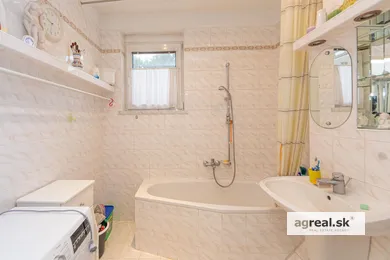 Na predaj dom v Bratislava-Staré Mesto · €670 000 · Čiastočná rekonštrukcia