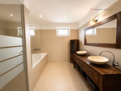 Na predaj 4-izbový dom, 184 m², Bratislava-Jarovce, Opálová