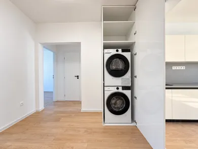 Na predaj 4-izbový byt, 73 m², Bratislava-Petržalka, Kapicova