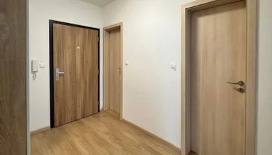 Na prenájom 2-izbový byt, 52 m², Bratislava-Karlova Ves