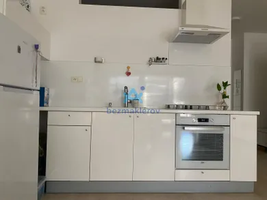 Na predaj 1-izbový byt, 42 m², Bratislava-Petržalka, Antolská