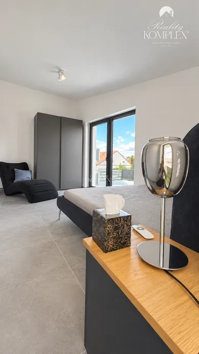 Na prenájom 2-izbový byt, 49 m², Komárno