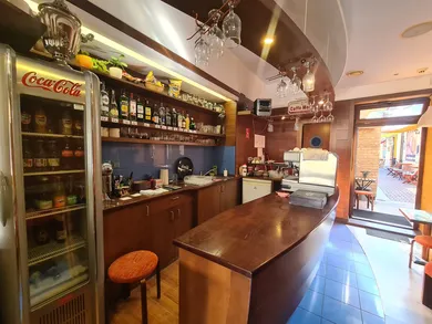 Na predaj objekt, 800 m², Komárno
