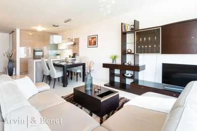 Na predaj 2-izbový byt, 66 m², Bratislava-Nové Mesto, Bajkalská