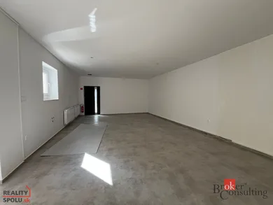 Na prenájom objekt, 95 m², Trnava, Topoľová