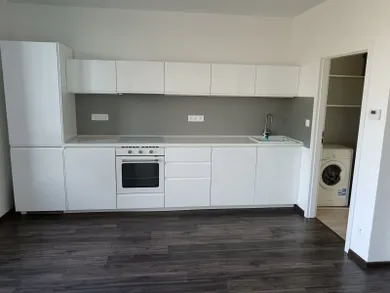 Mieszkania na wynajem, 2-pokojowe, Dunajská Streda · €590