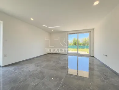 Na predaj 4-izbový dom, 114 m², Nitra
